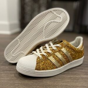 Adidas Superstar sz 5.5, 6